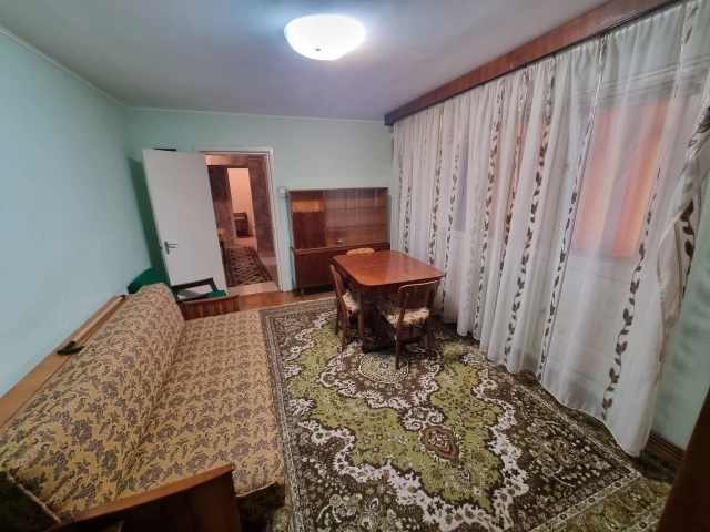 Apartament 3 camere - Tatarasi