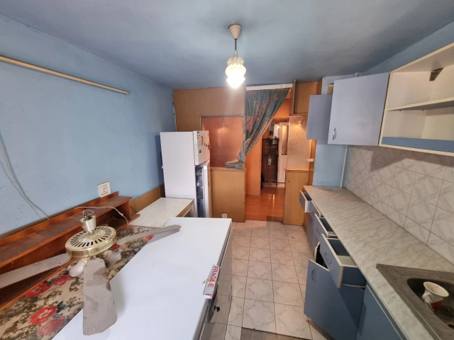 Apartament 4 camere - Tomesti