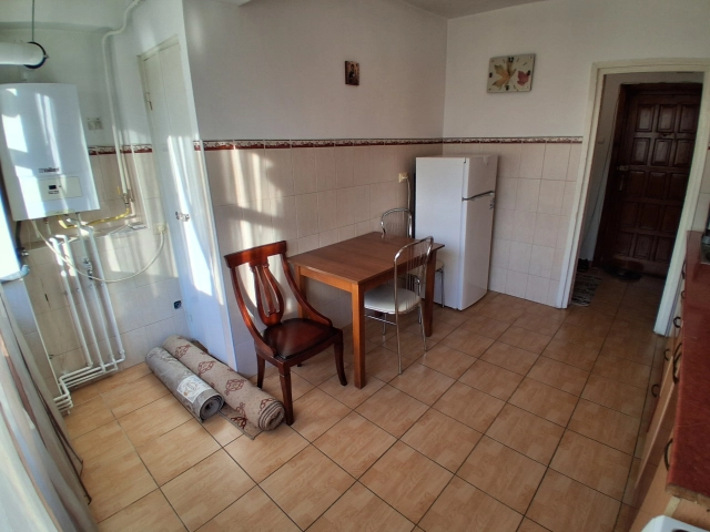 Apartament 3 camere - Centru Civic