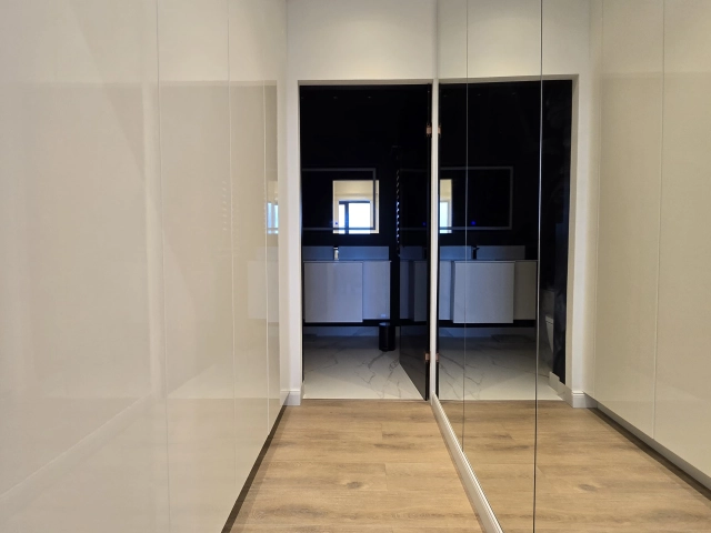 Apartament 4 camere - Centru