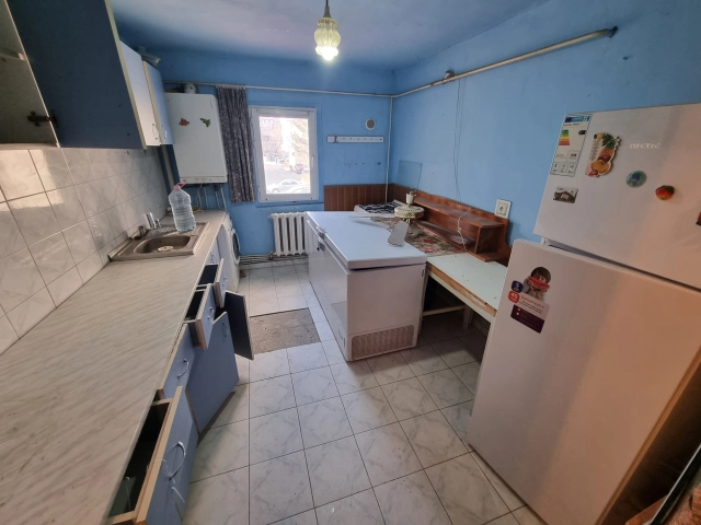Apartament 4 camere - Tomesti