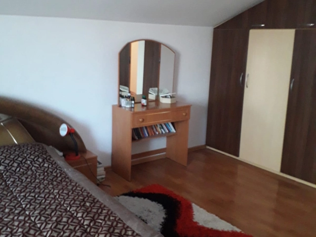 Apartament 4 camere - Bucium