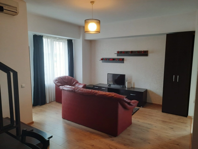 Apartament 3 camere - Centru