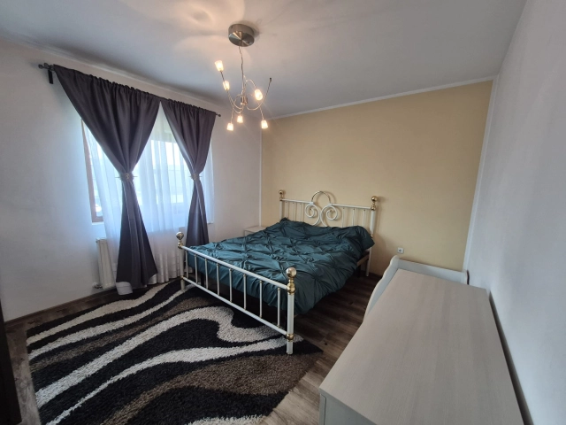 Apartament 5 camere - Miroslava