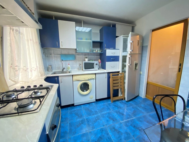 Apartament 3 camere - Podu Ros