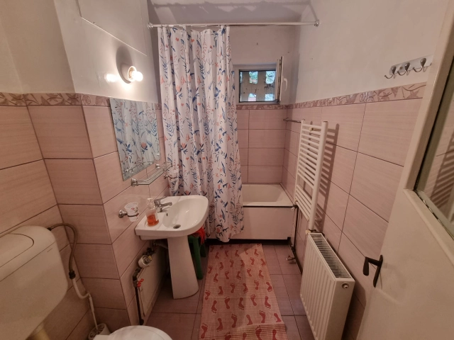 Apartament 3 camere - Tatarasi