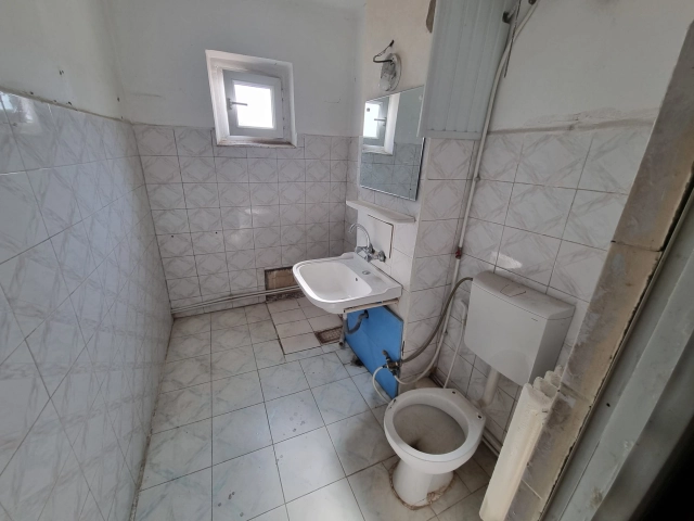 Apartament 4 camere - Tomesti