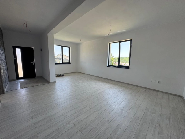 Apartament 4 camere - Valea Adanca