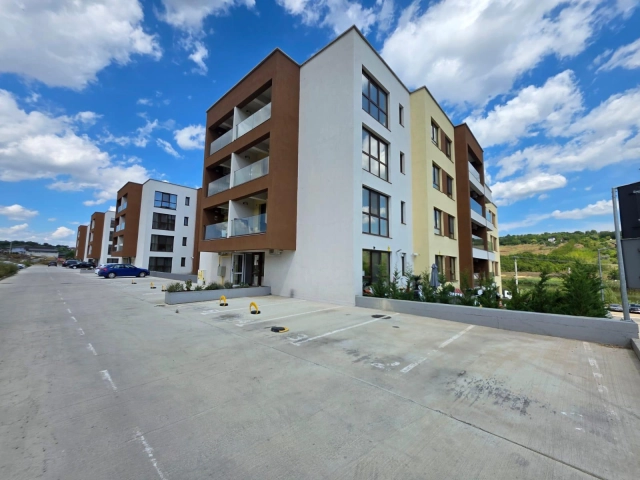 Apartament 2 camere - Podul de Fier
