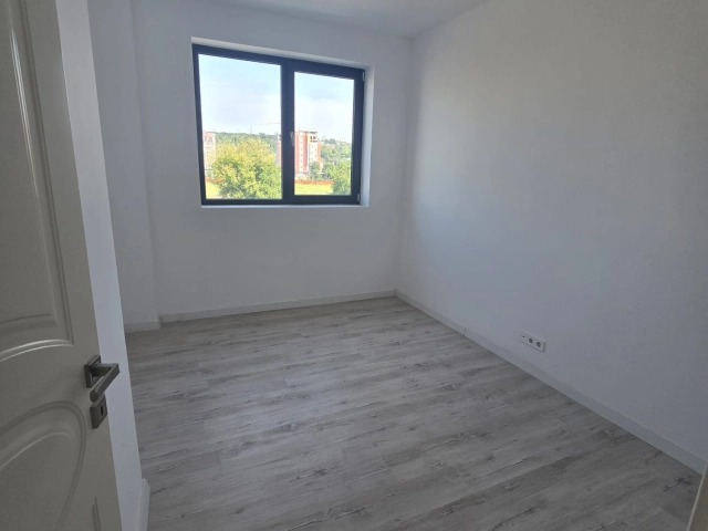 Apartament 3 camere - Alexandru cel Bun