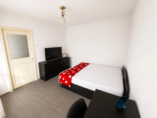 Apartament 3 camere - Podu Ros