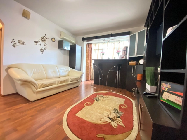 Apartament 3 camere - Podu Ros