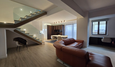 Apartament de vanzare, 4 camere Centru 157365