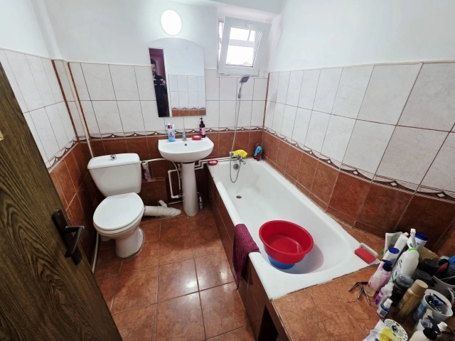 Apartament 4 camere - Dacia