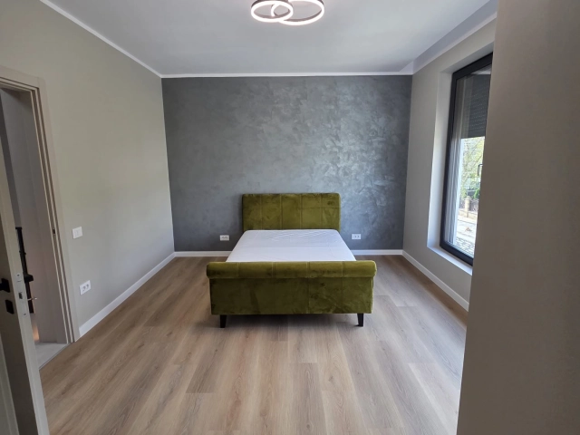 Apartament 5 camere - Miroslava
