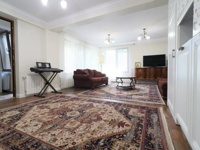 Apartament 3 camere - Centru