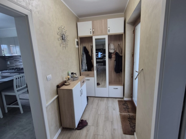 Apartament 4 camere - Miroslava