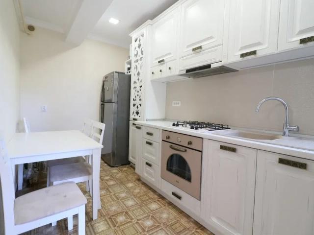 Apartament 3 camere - Centru