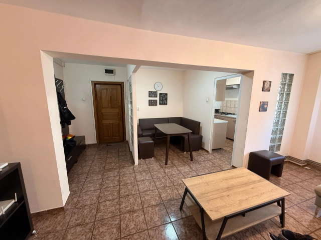 Apartament 4 camere - Pacurari