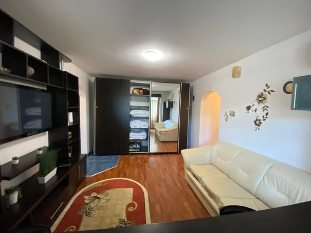 Apartament 3 camere - Podu Ros