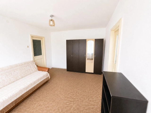 Apartament 3 camere - Podu Ros
