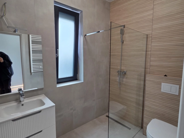 Apartament 5 camere - Miroslava