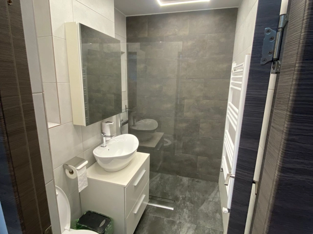 Apartament 3 camere - Podu Ros