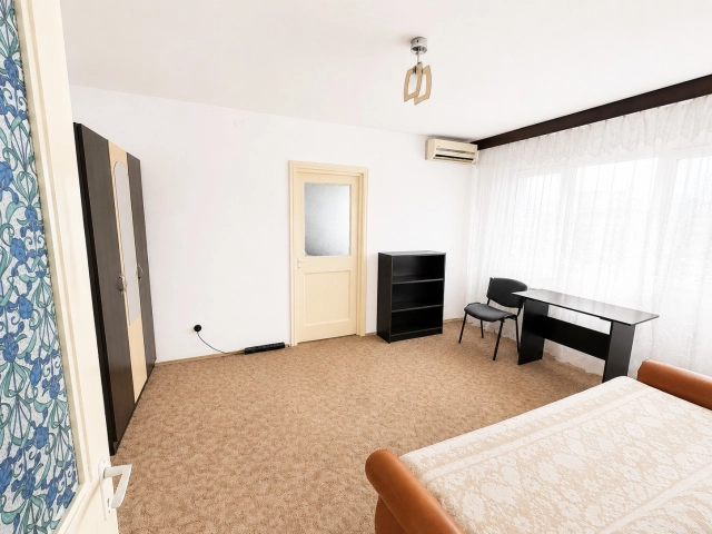 Apartament 3 camere - Podu Ros