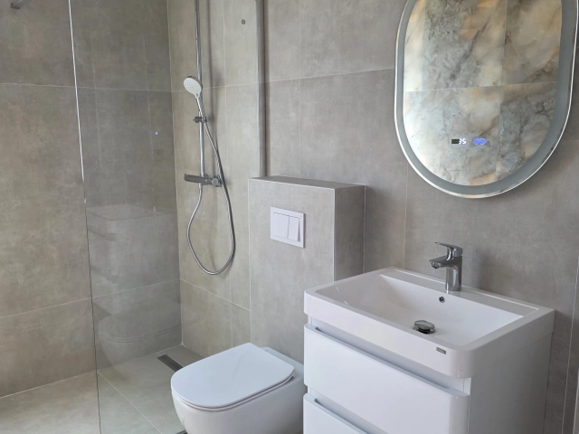 Apartament 5 camere - Miroslava
