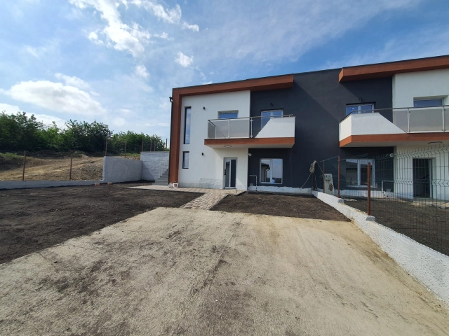 Apartament 3 camere - Valea Adanca
