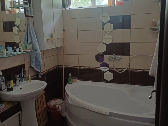 Apartament 3 camere - Podu Ros