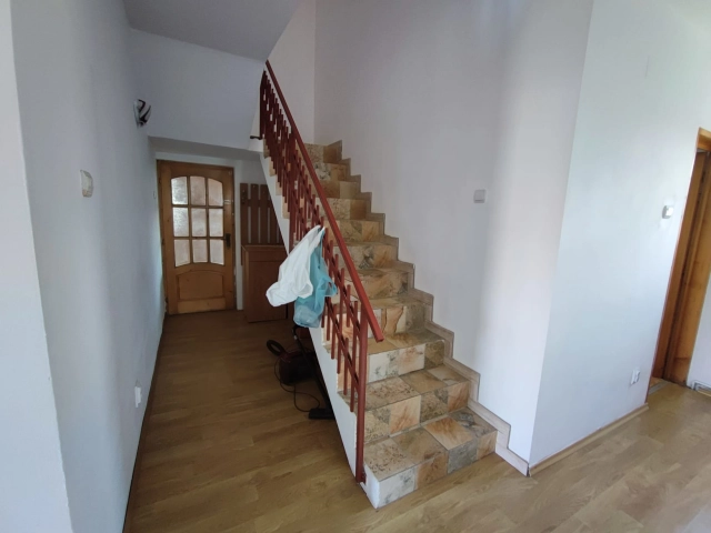 Apartament 5 camere - Miroslava