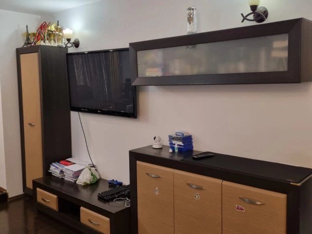 Apartament 3 camere - Podu Ros