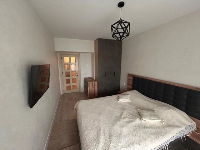 Apartament 2 camere - Podul de Fier