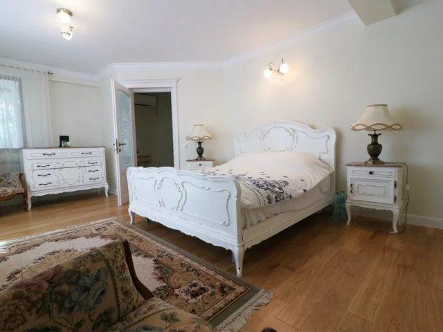 Apartament 3 camere - Centru