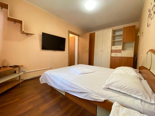 Apartament 3 camere - Podu Ros