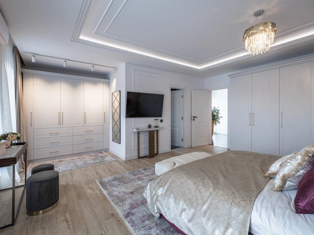 Apartament 6 camere - Podu Ros