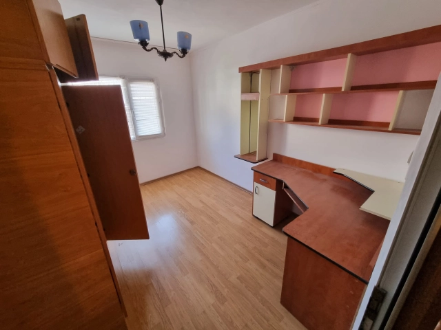 Apartament 4 camere - Tomesti