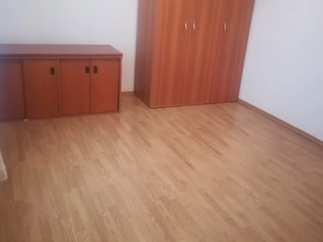 Apartament 4 camere - Bucium