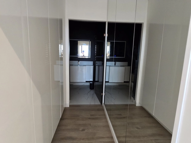 Apartament 4 camere - Centru