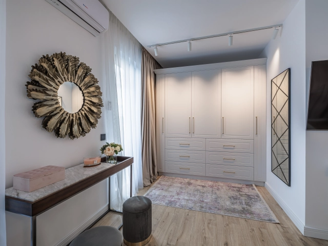 Apartament 6 camere - Podu Ros