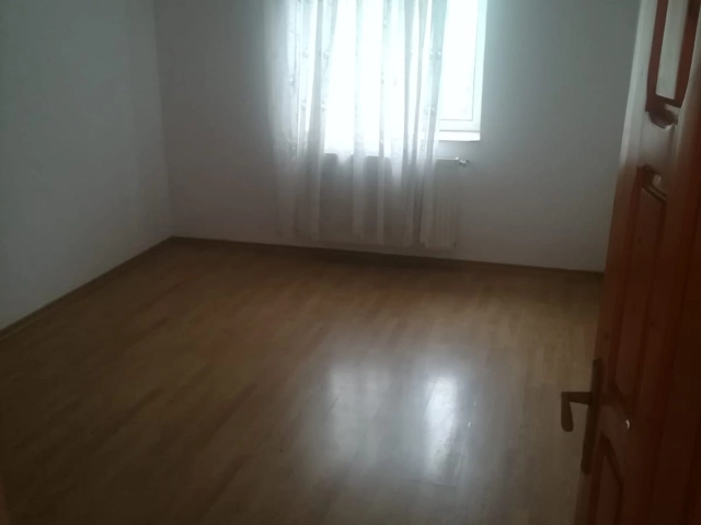 Apartament 4 camere - Bucium