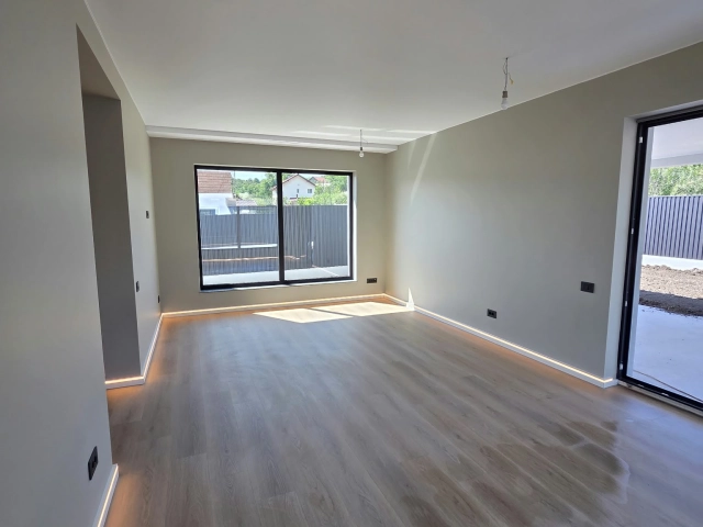 Apartament 5 camere - Miroslava