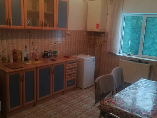 Apartament 4 camere - Bucium