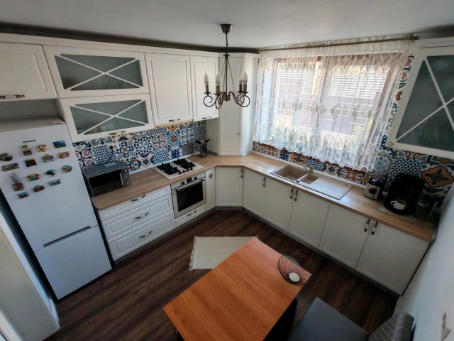 Apartament 4 camere - Rediu