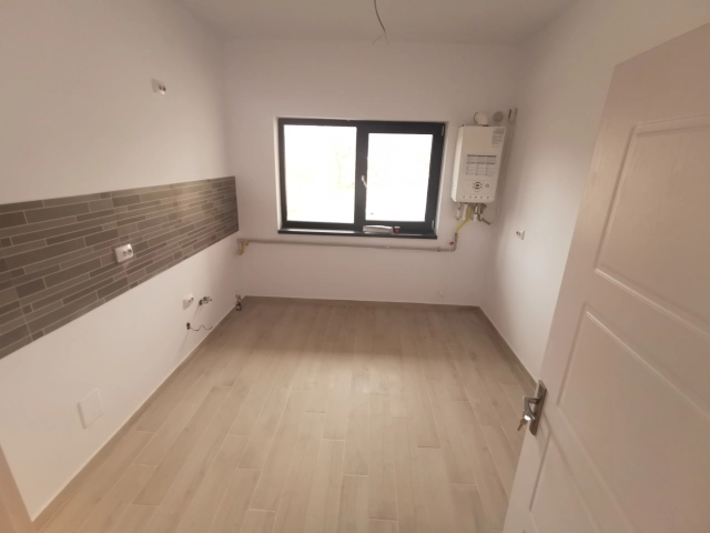 Apartament 4 camere - Bucium