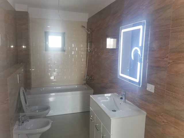 Apartament 4 camere - Bucium