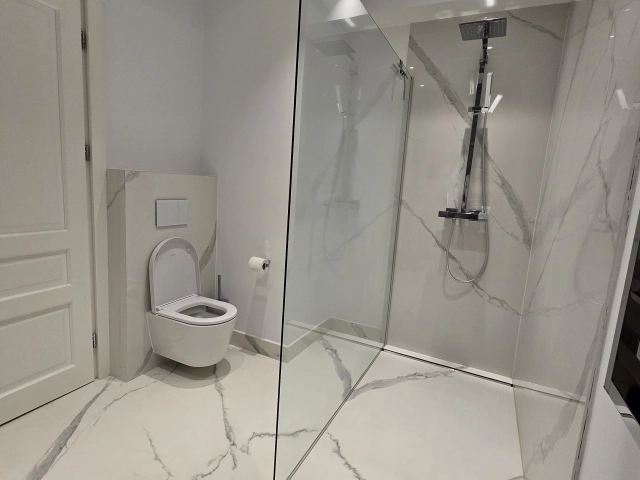 Apartament 4 camere - Centru