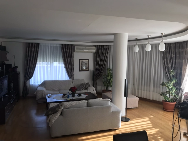 Apartament 4 camere - Popas Pacurari