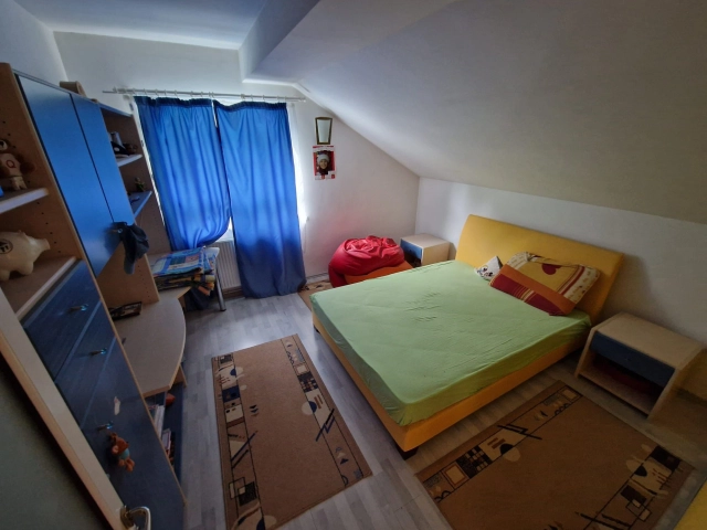 Apartament 4 camere - Bucium